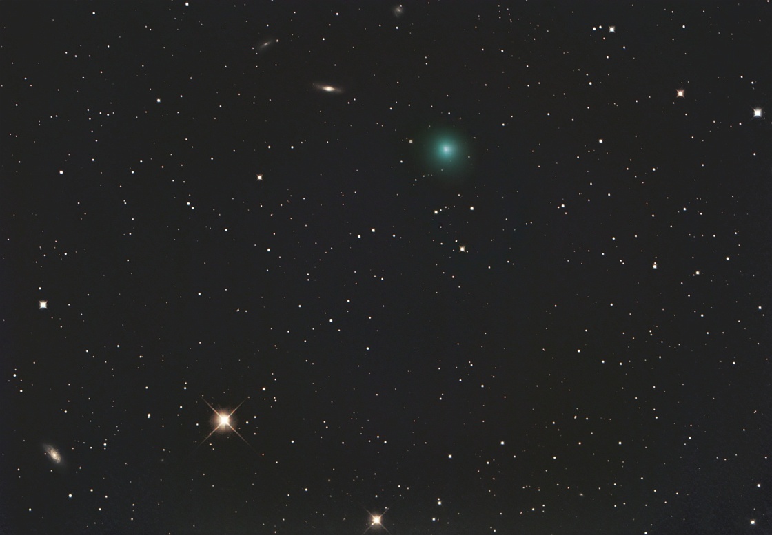 LINEAR_VZ13_1600.jpg - Comet LINEAR VZ 13 (Not exactly deep sky but a deep exposure anyway)  Composite on two images, one centered on the coment, one on the star field. Instument: ASA 10" f/3.8 / M25C